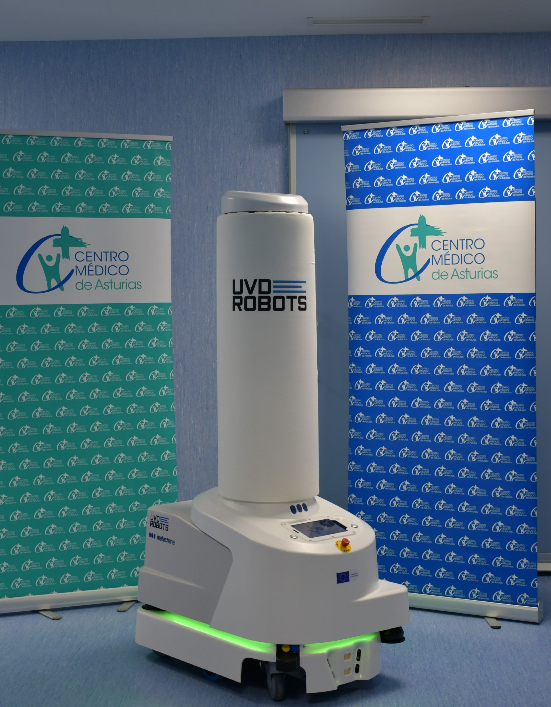 El Centro Mdico recibe la donacin del robot UVD para desinfeccin  por parte de la UE