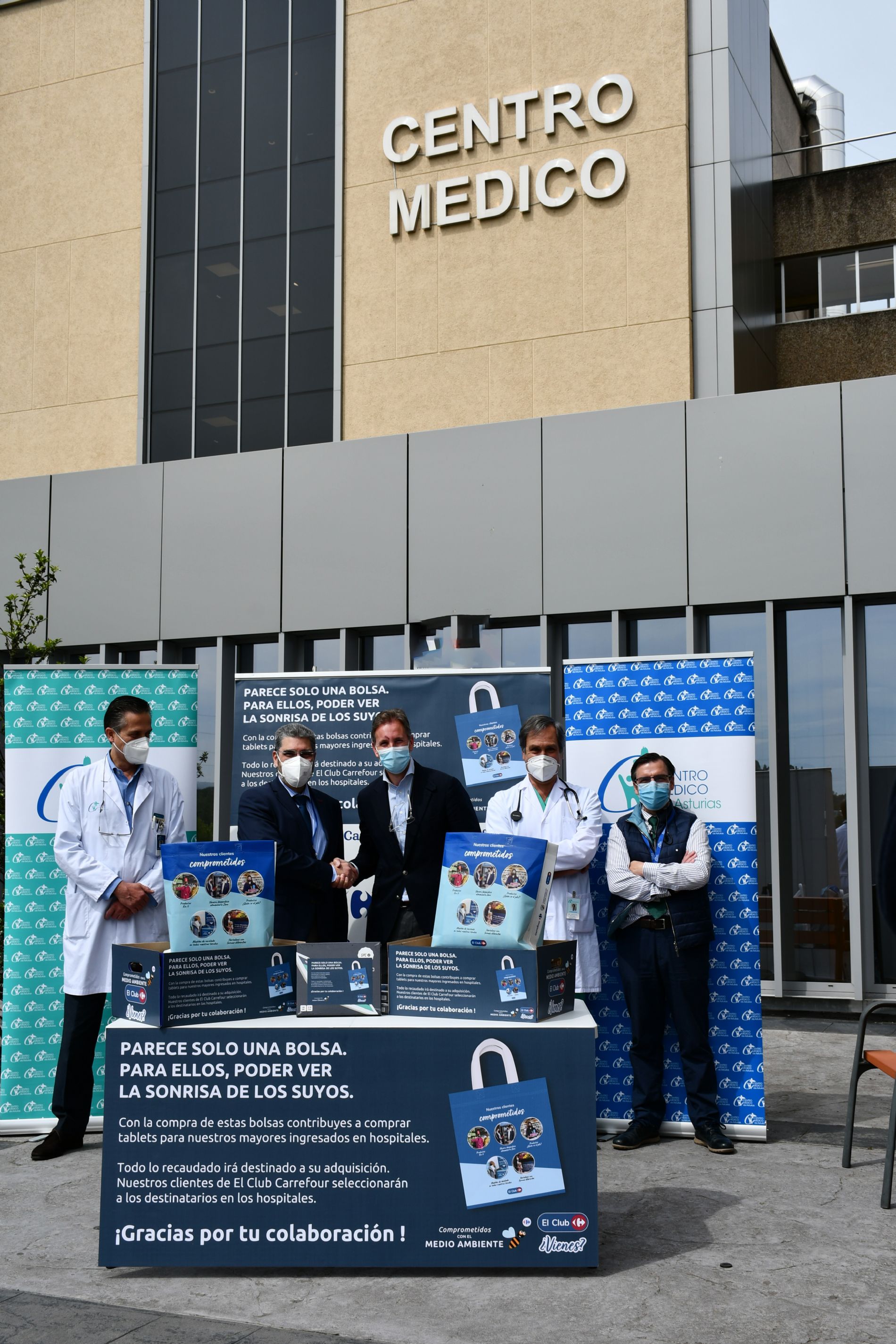El Centro Mdico recibe la donacin de 31 tablets procedentes de Carrefour