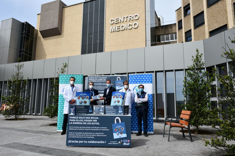 El Centro Mdico recibe la donacin de 31 tablets procedentes de Carrefour