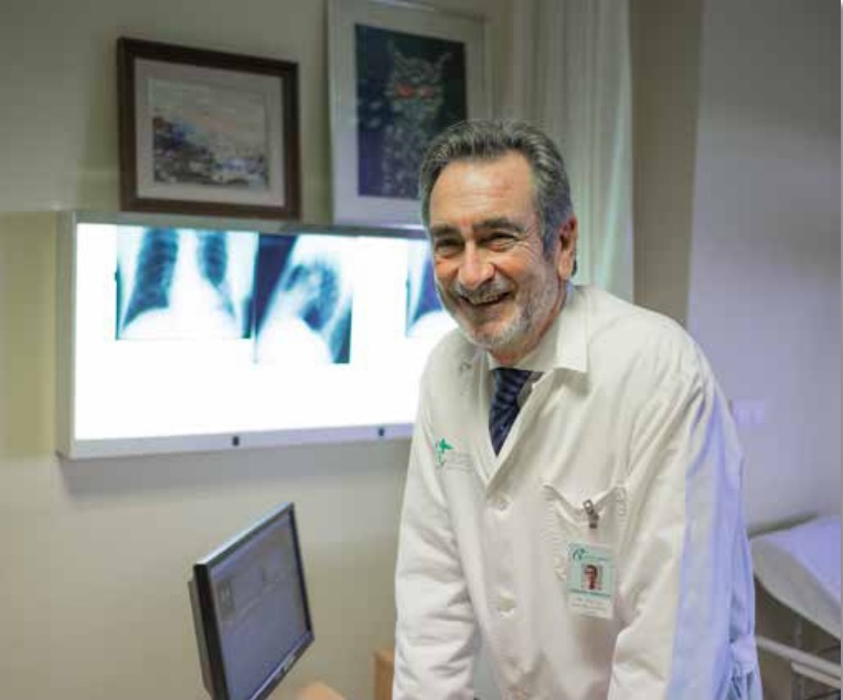 Nuestro cirujano torcico, el doctor Jos Luis lvarez-Cofio se jubila despus de 52 aos en la profesin.