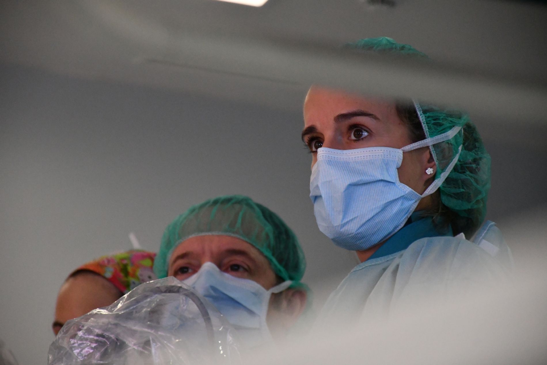 El Hospital Centro Mdico de Asturias realiza la primera ciruga de estenosis de canal mediante endoscopia biportal en Asturias