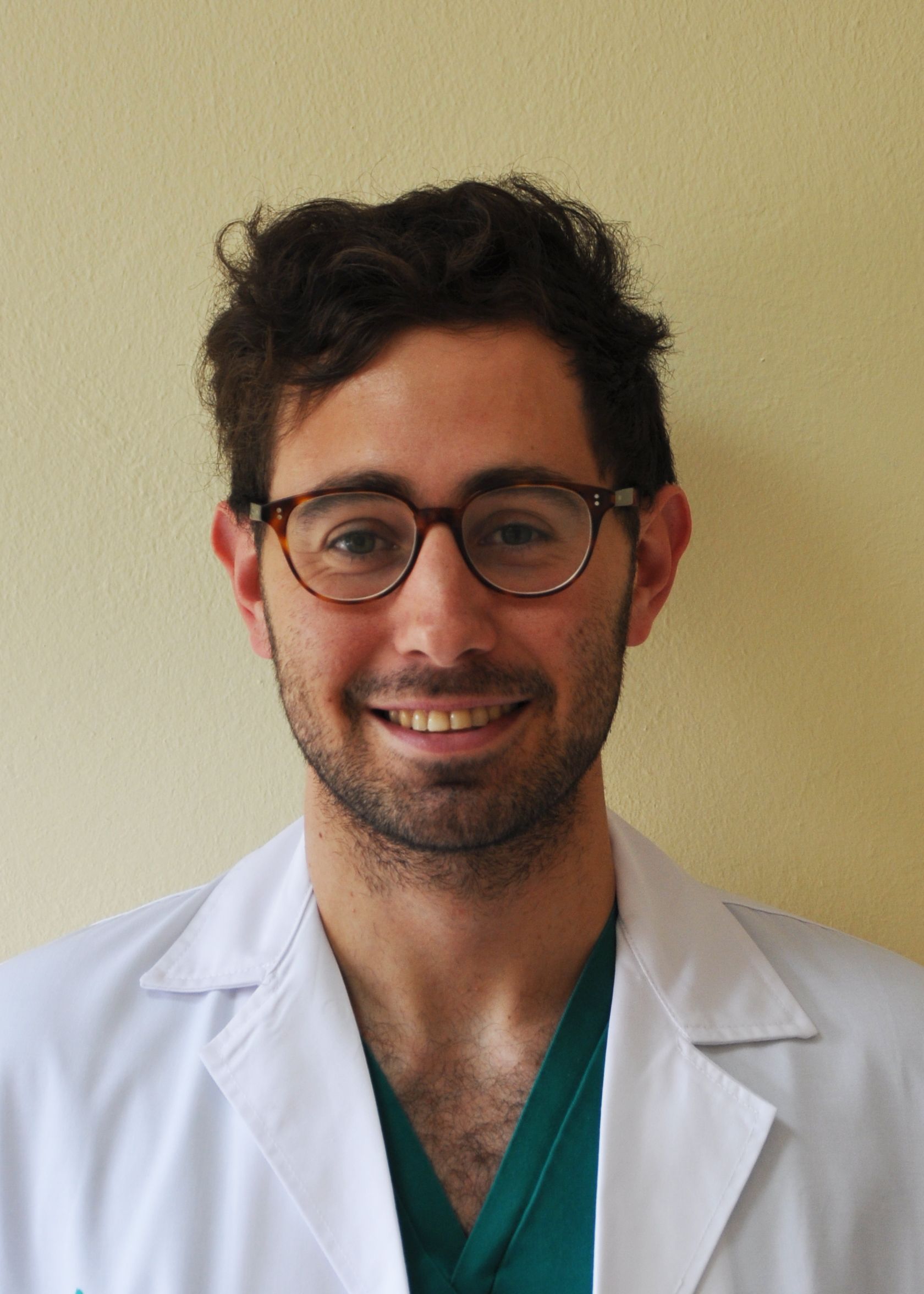 Dr. lvaro Escandn , representante de especialidades quirrgicas en la Comisin de Docencia
