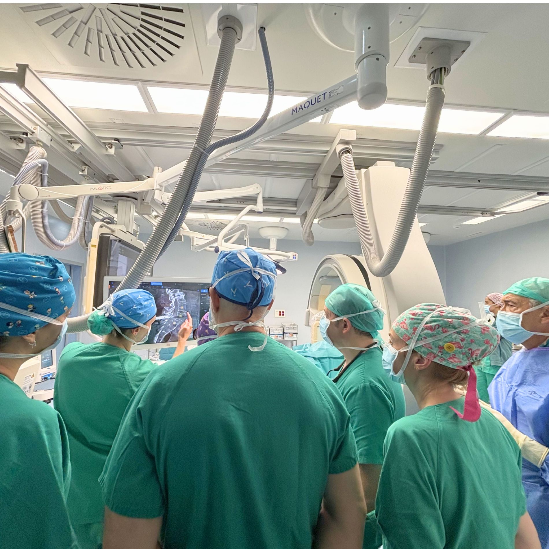 robot Alaya HCMA equipo medico