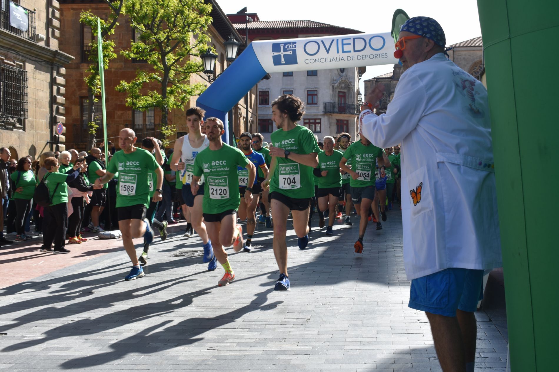 Oviedo se tiñe de verde contra el Cáncer