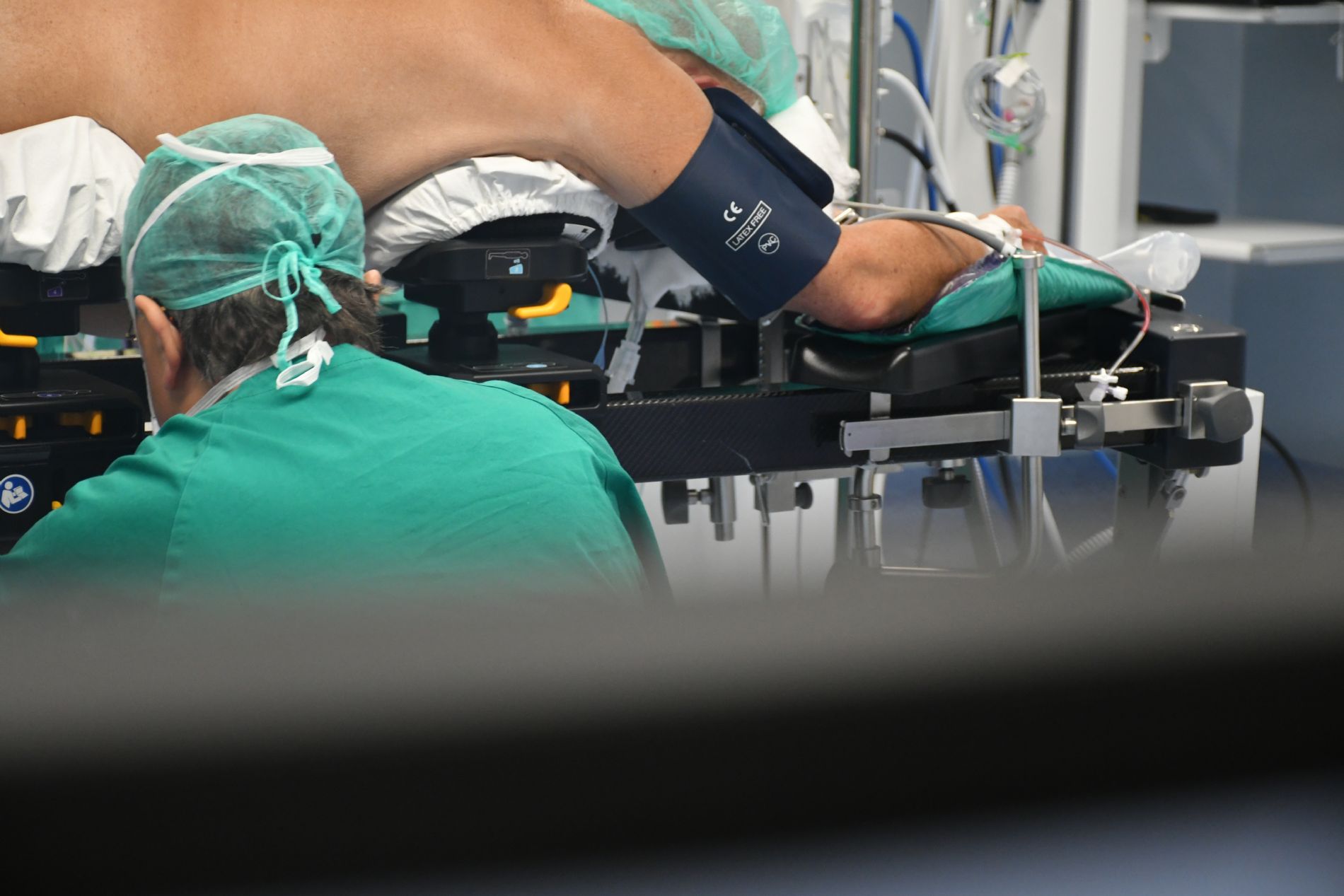 pendienteNeurocirugía te cuenta la experiencia en el uso del neuronavegador en el quirófano híbrido del hospital