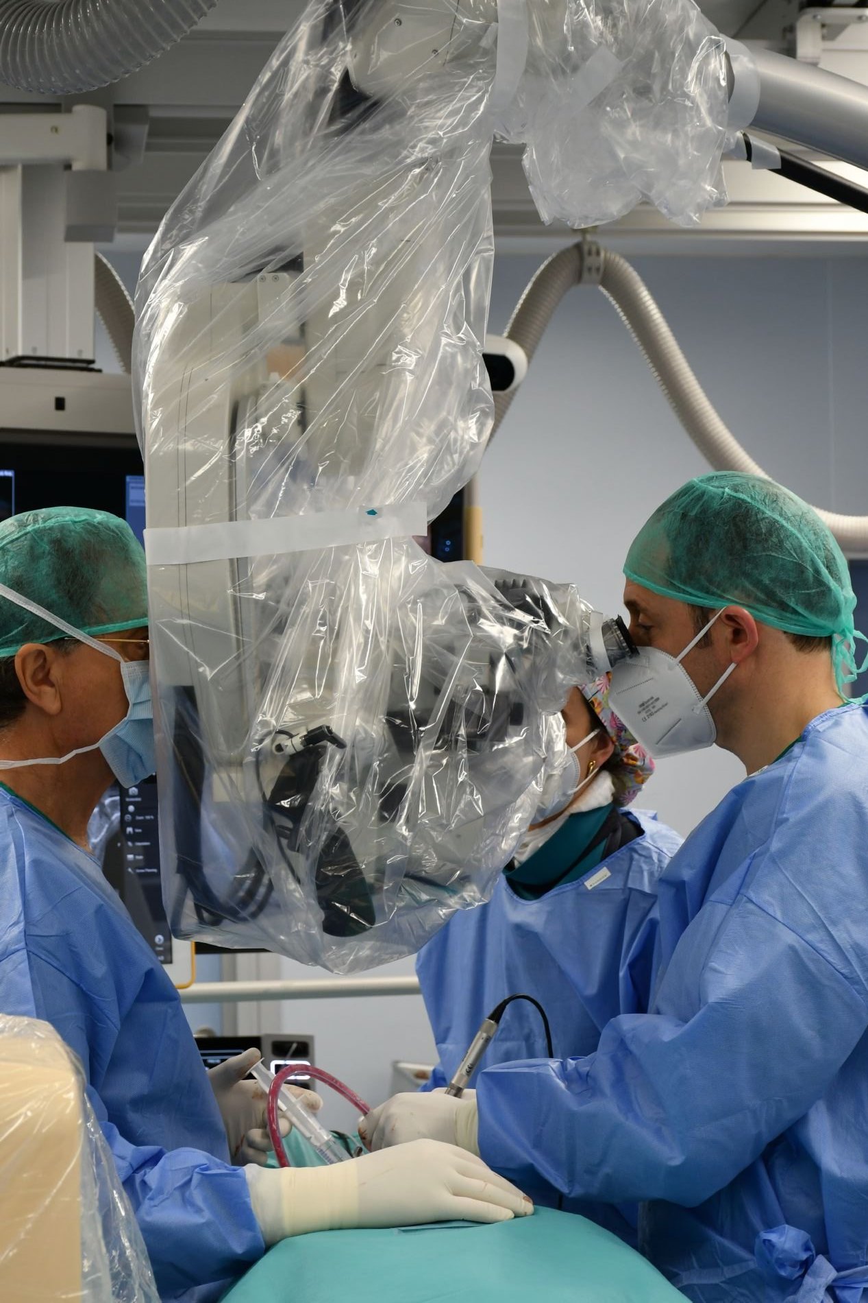 Neurocirugía te cuenta la experiencia en el uso del neuronavegador en el quirófano híbrido del hospital